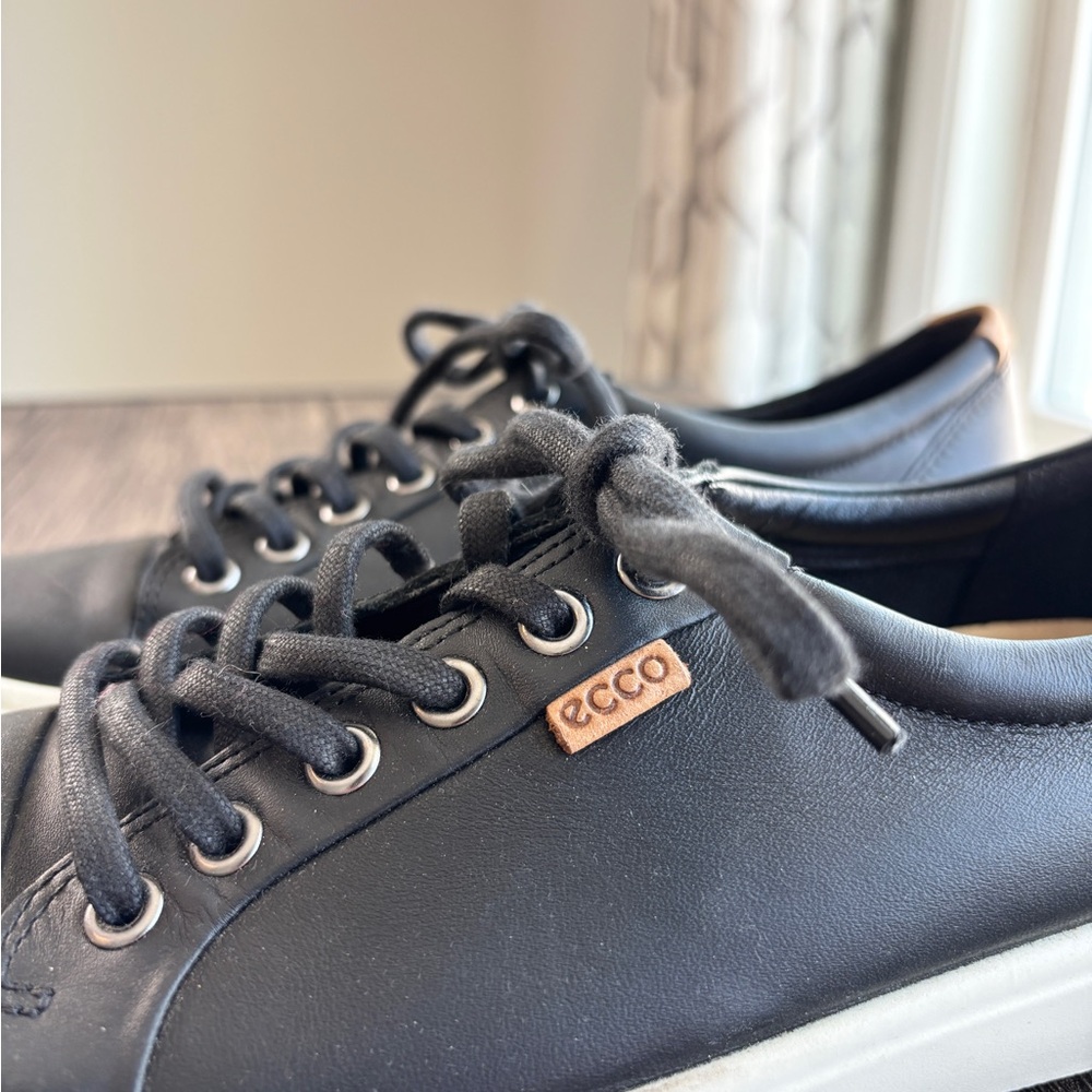 ECCO Women’s Black Leather Soft 7 Sneakers - Picture 5 of 10